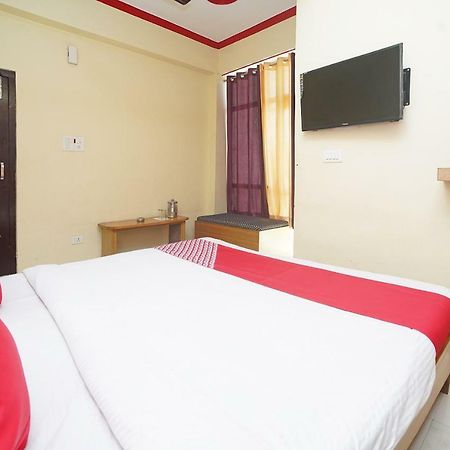 Oyo 37525 Hotel Mall Palace Pithorāgarh Buitenkant foto