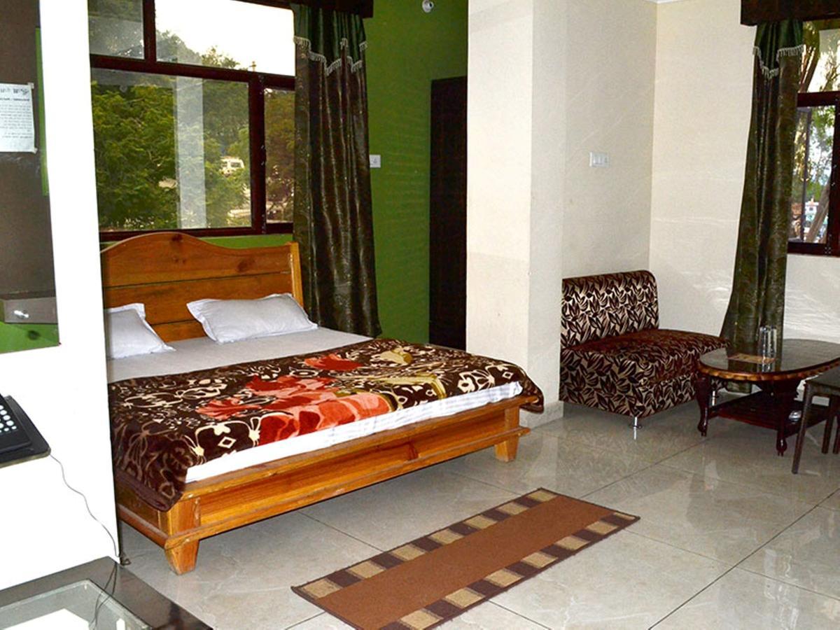 Oyo 37525 Hotel Mall Palace Pithorāgarh Buitenkant foto