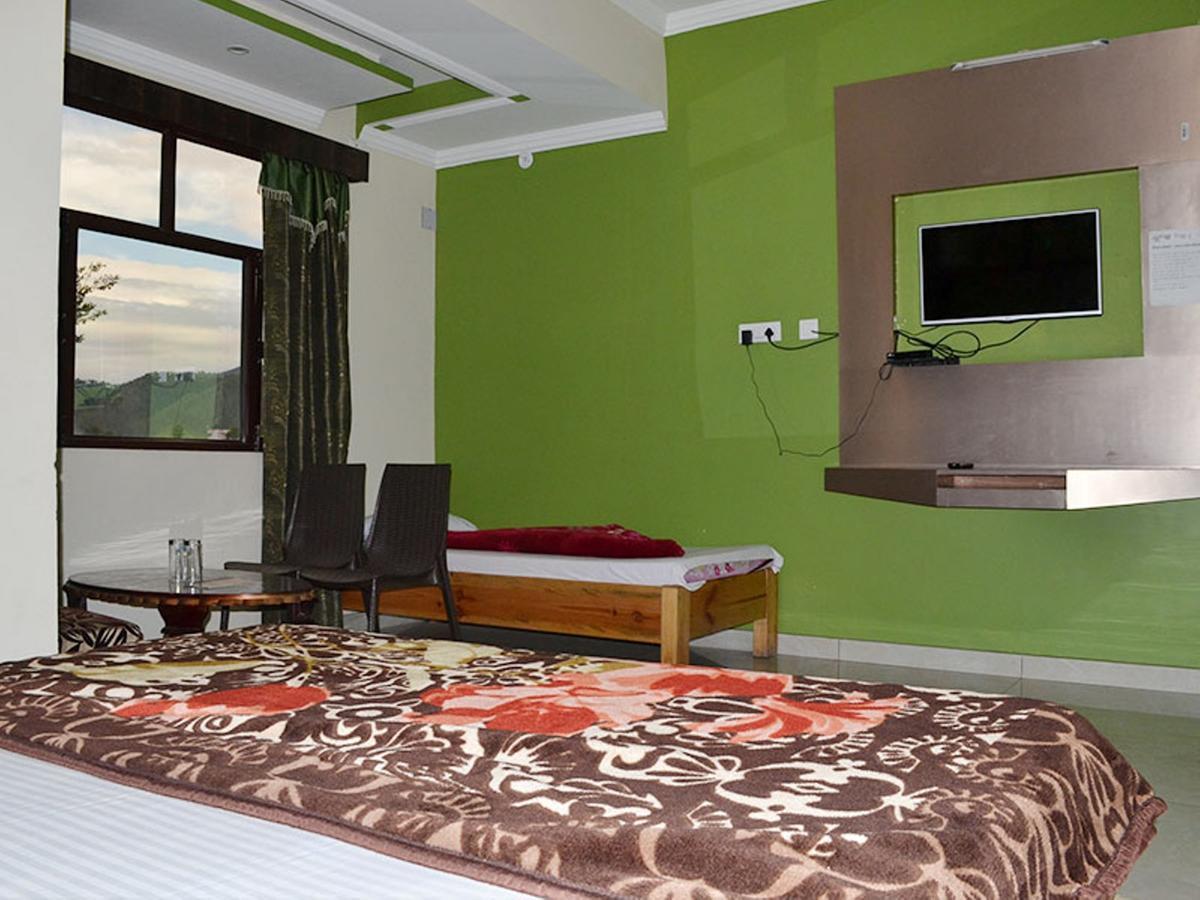 Oyo 37525 Hotel Mall Palace Pithorāgarh Buitenkant foto