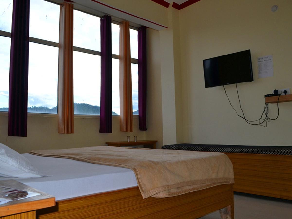 Oyo 37525 Hotel Mall Palace Pithorāgarh Buitenkant foto