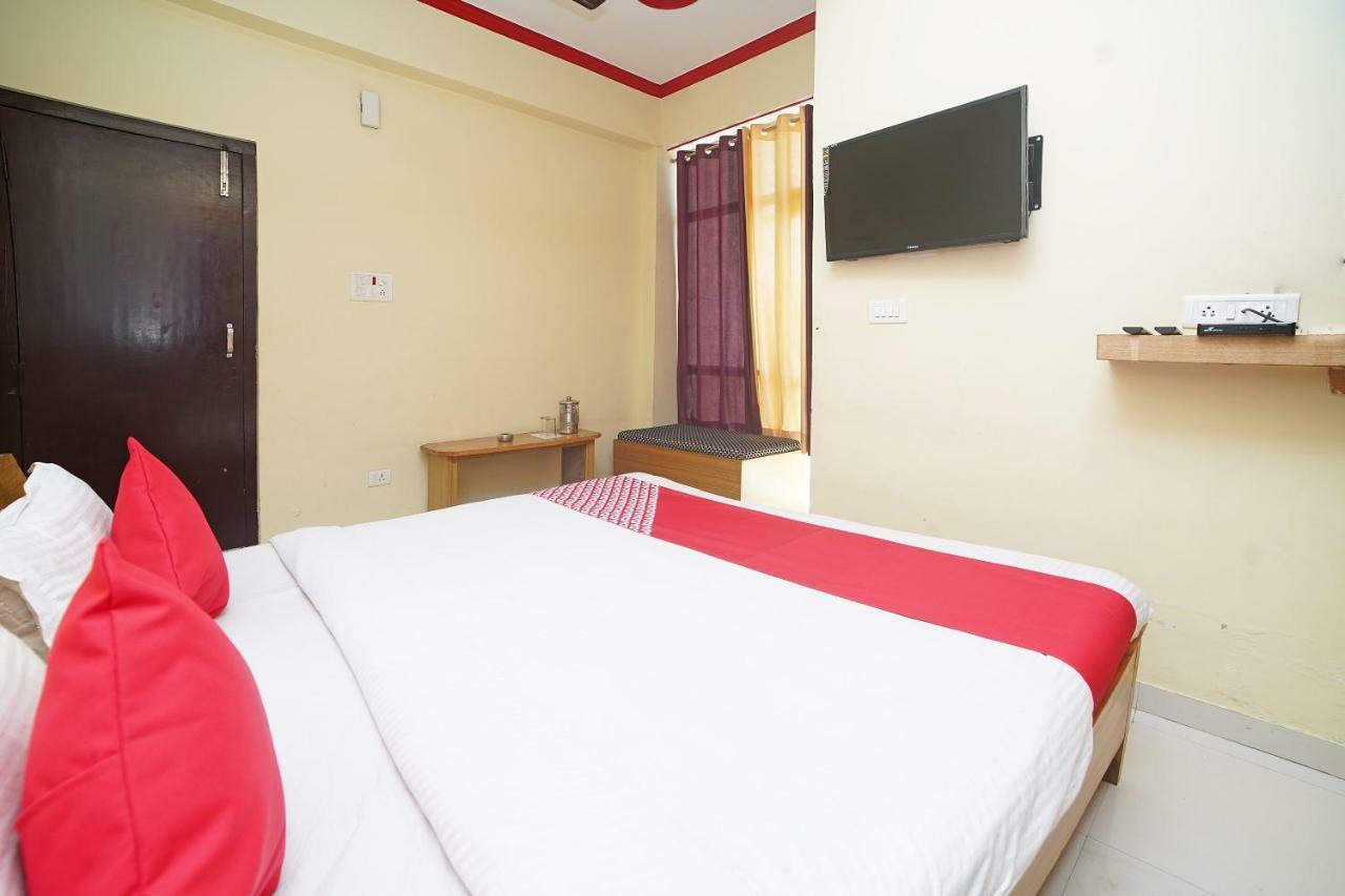 Oyo 37525 Hotel Mall Palace Pithorāgarh Buitenkant foto