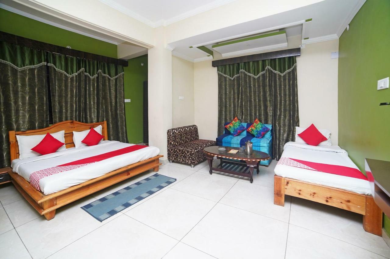 Oyo 37525 Hotel Mall Palace Pithorāgarh Buitenkant foto