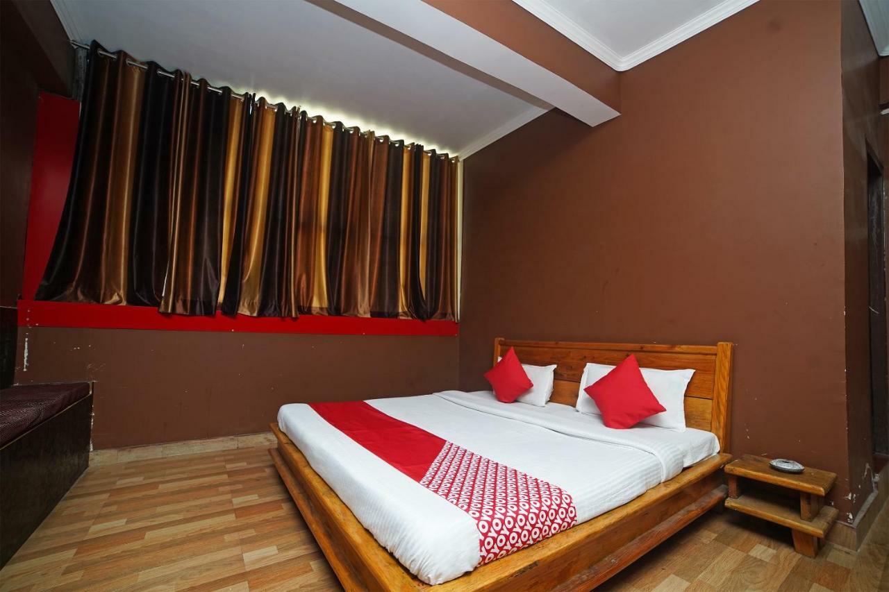 Oyo 37525 Hotel Mall Palace Pithorāgarh Buitenkant foto