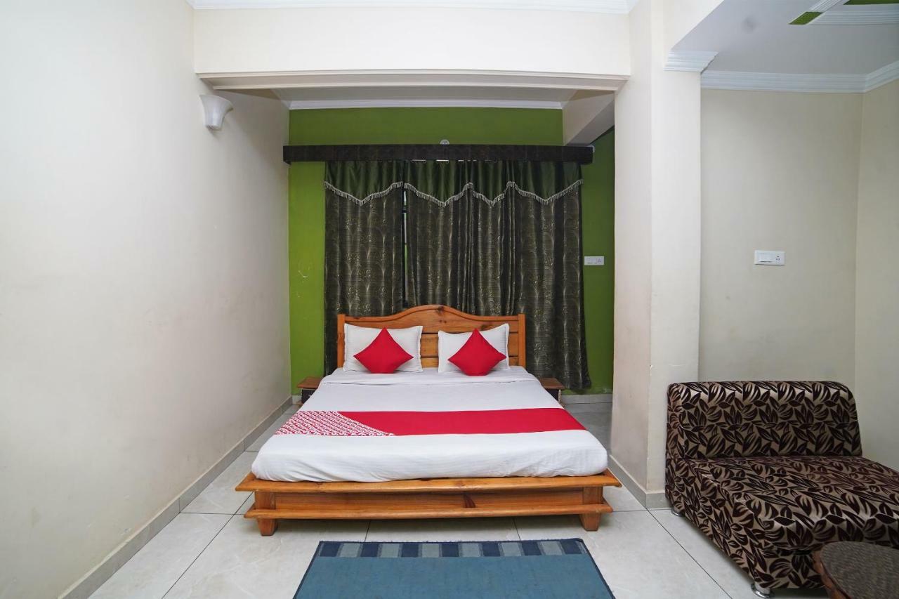 Oyo 37525 Hotel Mall Palace Pithorāgarh Buitenkant foto