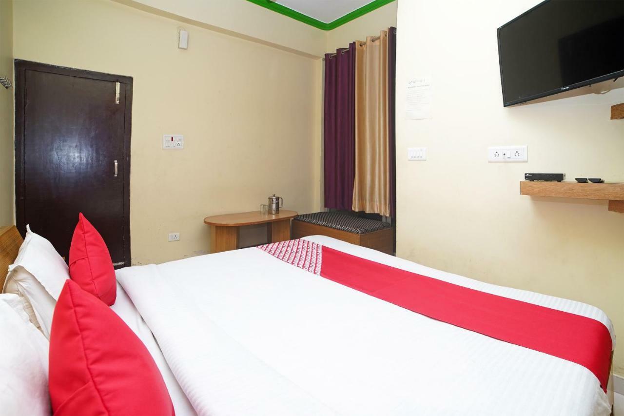 Oyo 37525 Hotel Mall Palace Pithorāgarh Buitenkant foto