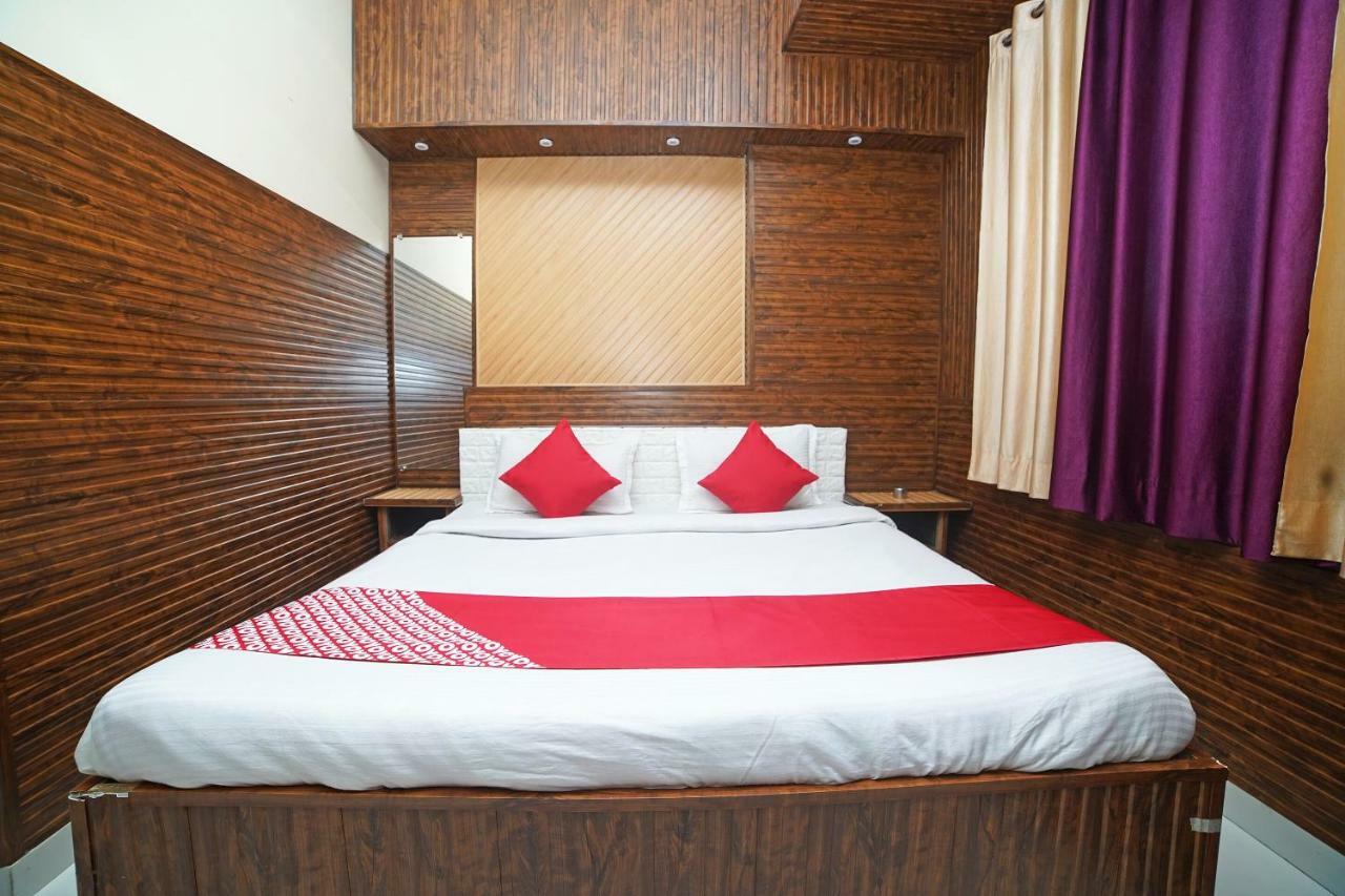 Oyo 37525 Hotel Mall Palace Pithorāgarh Buitenkant foto