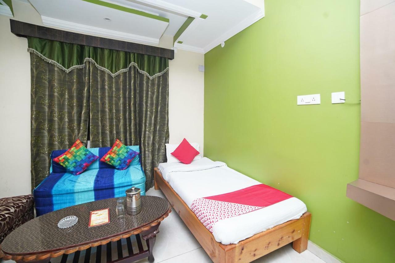 Oyo 37525 Hotel Mall Palace Pithorāgarh Buitenkant foto