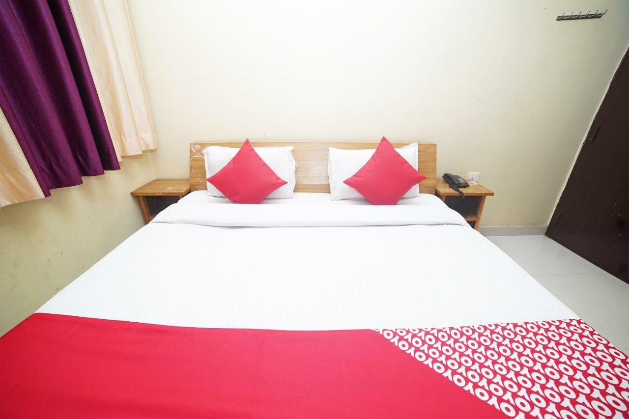 Oyo 37525 Hotel Mall Palace Pithorāgarh Buitenkant foto