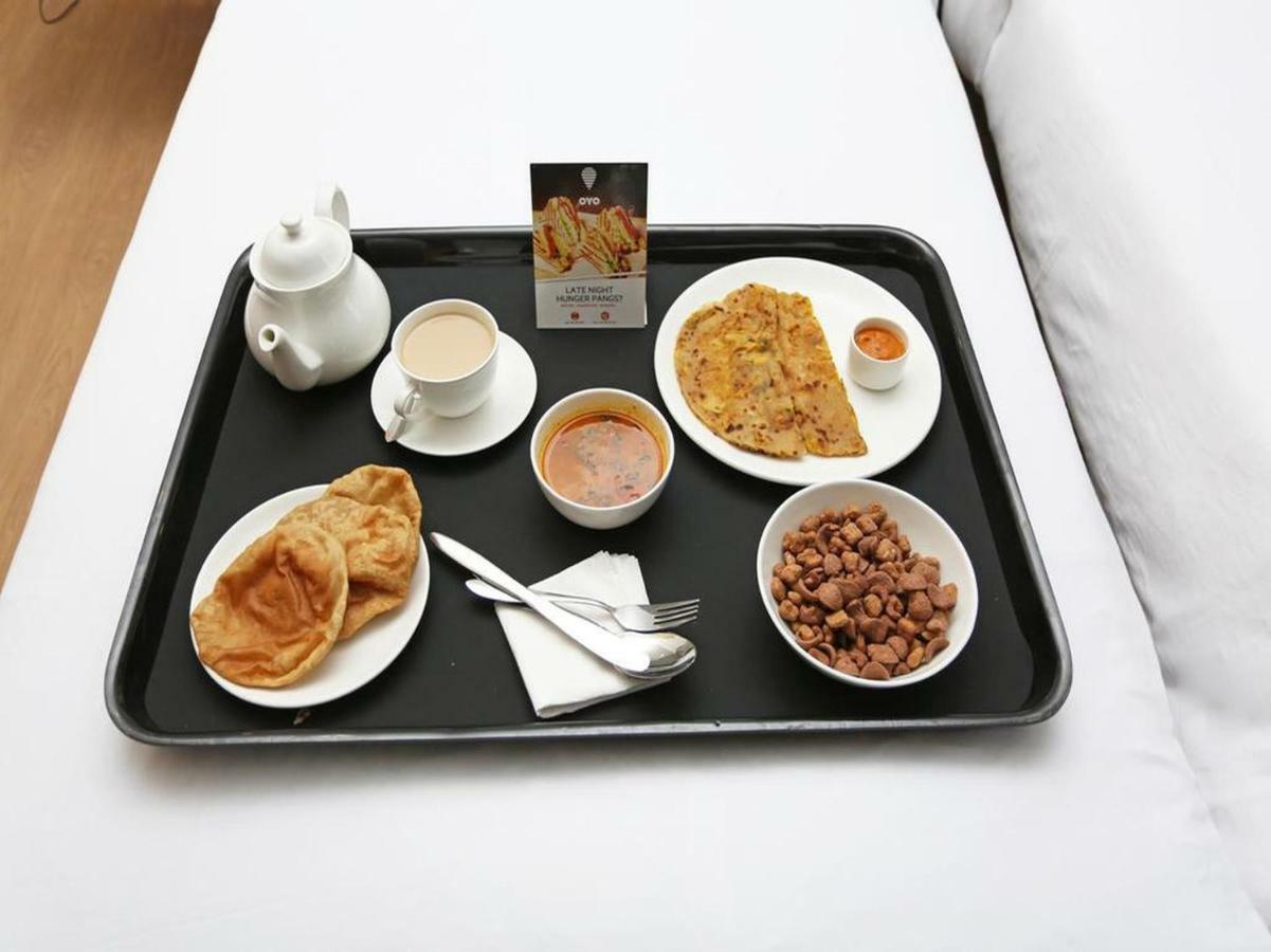Oyo 37525 Hotel Mall Palace Pithorāgarh Buitenkant foto